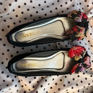 Cute Bow Flats (open to best offer)